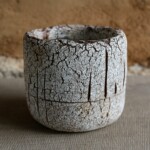 Petit vase. Terre cuite <br />14 x 15 x 16 cm Petit vase.Terre cuite